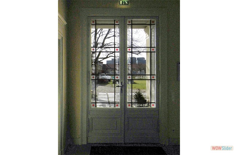 Blick aus dem Haupteingang zum Hof