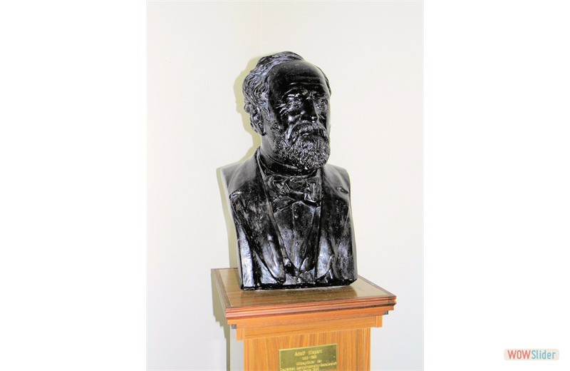 Büste von Adolf Kiepert